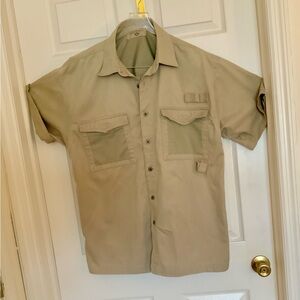 OUTDOORSMAN, FISHING, HIKING, CARGO Shirt-Jac. Button shirt.
